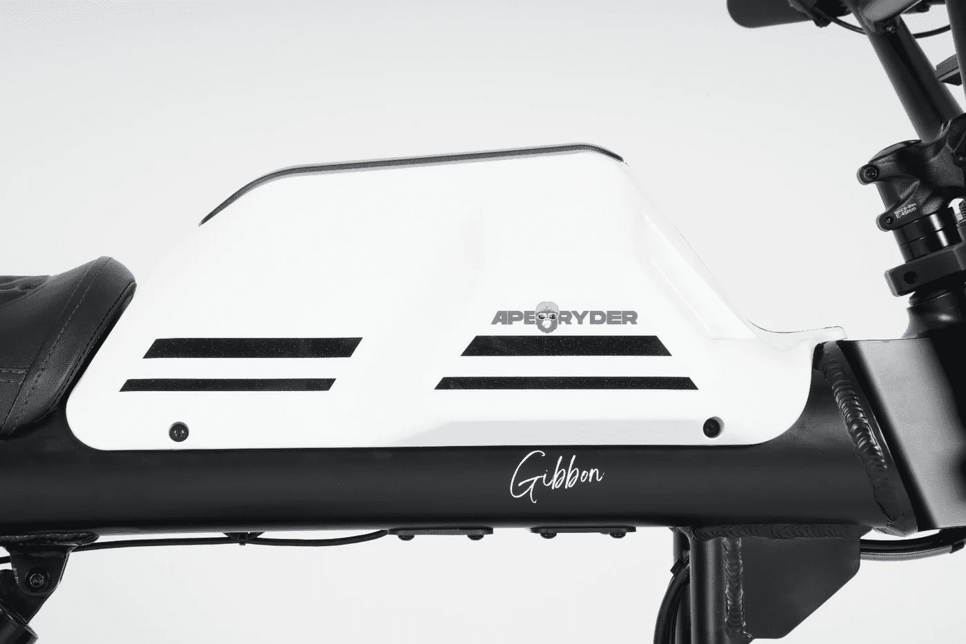 GIBBON-PURE-WHITE-3