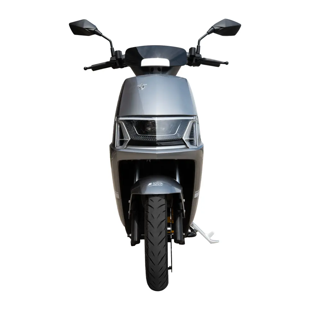 SAMUS Modena 25 Gri - vedere frontală Scuter electric SAMUS Modena 25 gri vedere frontală cu far LED